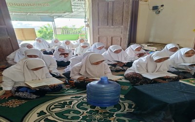 Menjaga hafalan dan Melestarikan Budaya Simakan Al Qurán